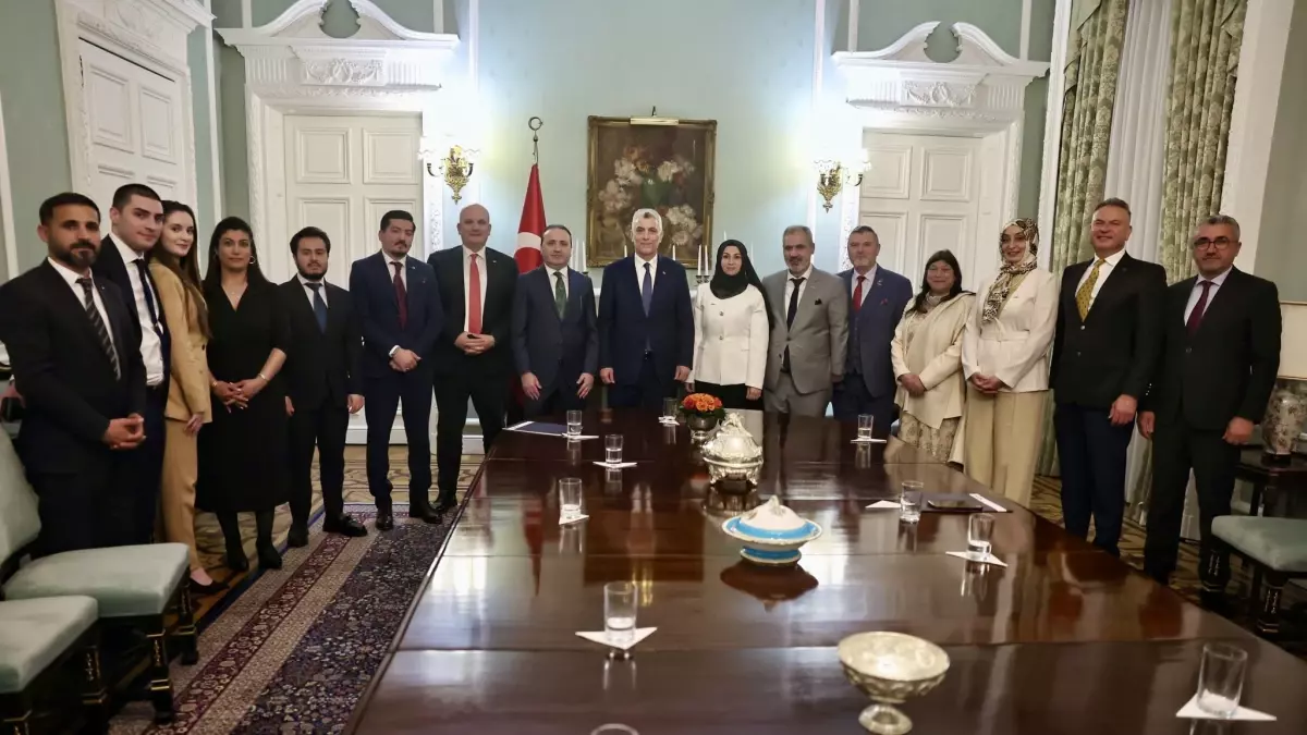 Bakan Bolat Londra'da MÜSİAD ile Görüştü