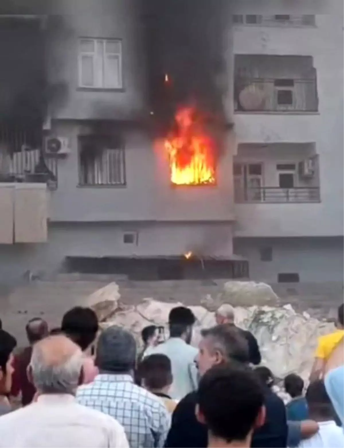 Şanlıurfa'da Ev Yangını Kontrol Altına Alındı