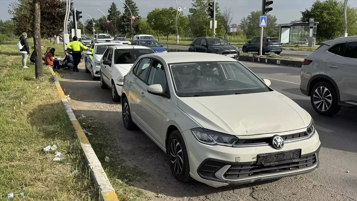 Edirne'de Otomobil ve Motosiklet Çarpıştı