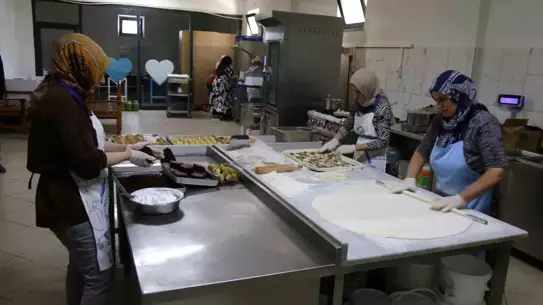 Battalgazi Belediyesi Kadın Kooperatifi, Kadın Emeğiyle Doğal Ürünler Sunuyor