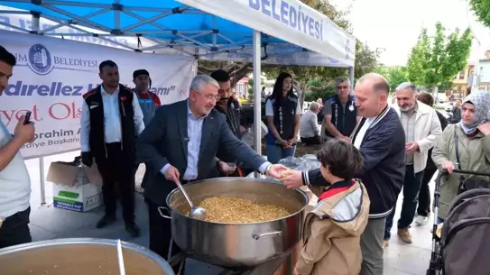 Çorum Belediyesi Hıdırellez Kutlamalarında Hedik İkram Etti
