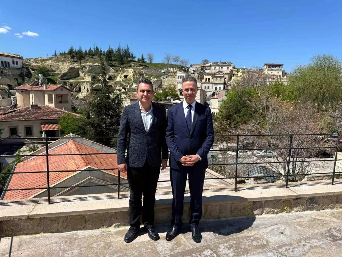 Filistin Büyükelçisi KÜN'ü Ziyaret Etti