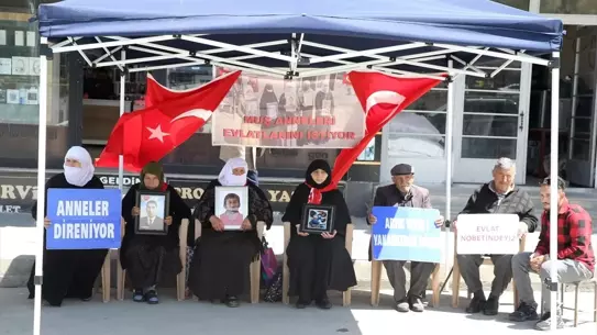 Muş'ta Aileler Çocukları İçin Eylem Düzenledi