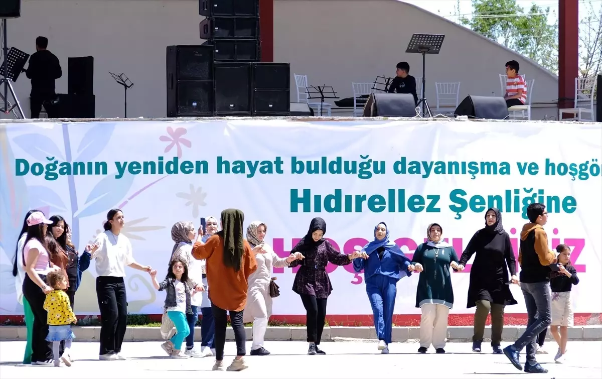 Van'da Hıdırellez Şenliği Coşkusu