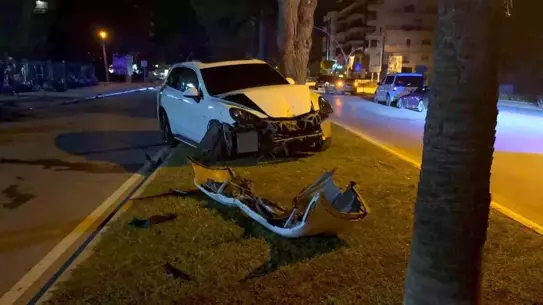 Antalya'da Alkollü Sürücü Kazaya Karıştı