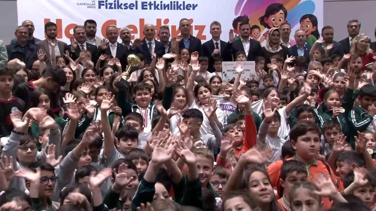 Ümraniye'de 12. Geleneksel Çocuk Oyunları ve Fiziksel Etkinlikler Kapanışı