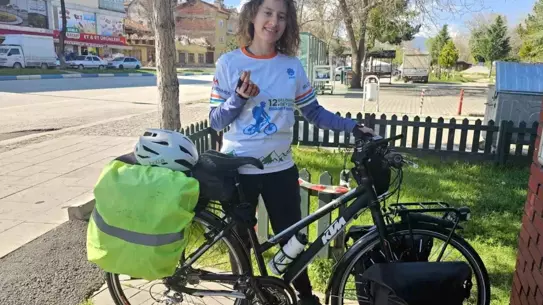 Avusturyalı Bisikletçi Beyşehir'de Mola Verdi