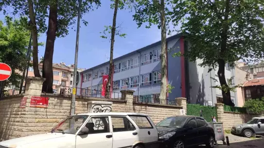Bakırköy'de Okulda Yangın Panik Yarattı