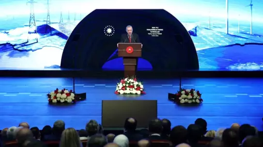 Cumhurbaşkanı Erdoğan: "Hedefimiz ithalatı düşürerek, enerji faturamızı hafifletmek ve nihai olarak da Türkiye'yi kaynakta ve teknolojide net...