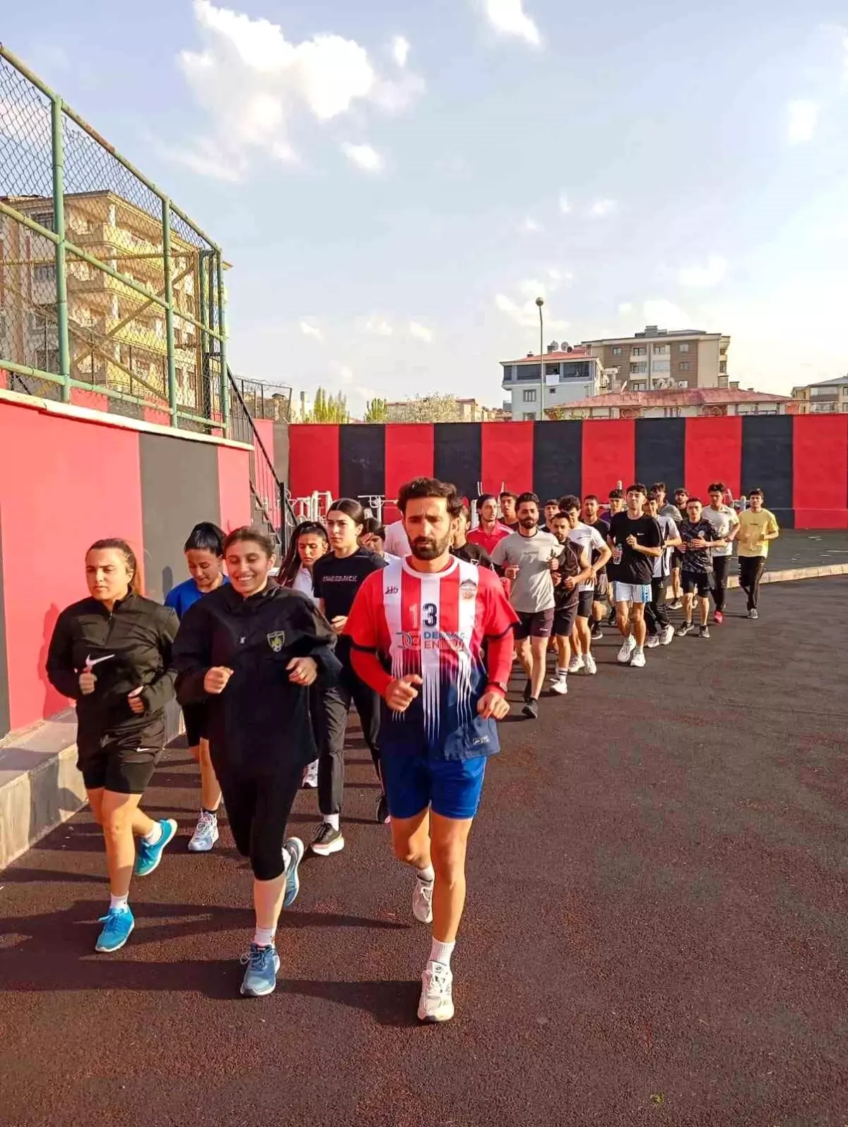 Van'da Gençlere Ücretsiz Spor Kursları