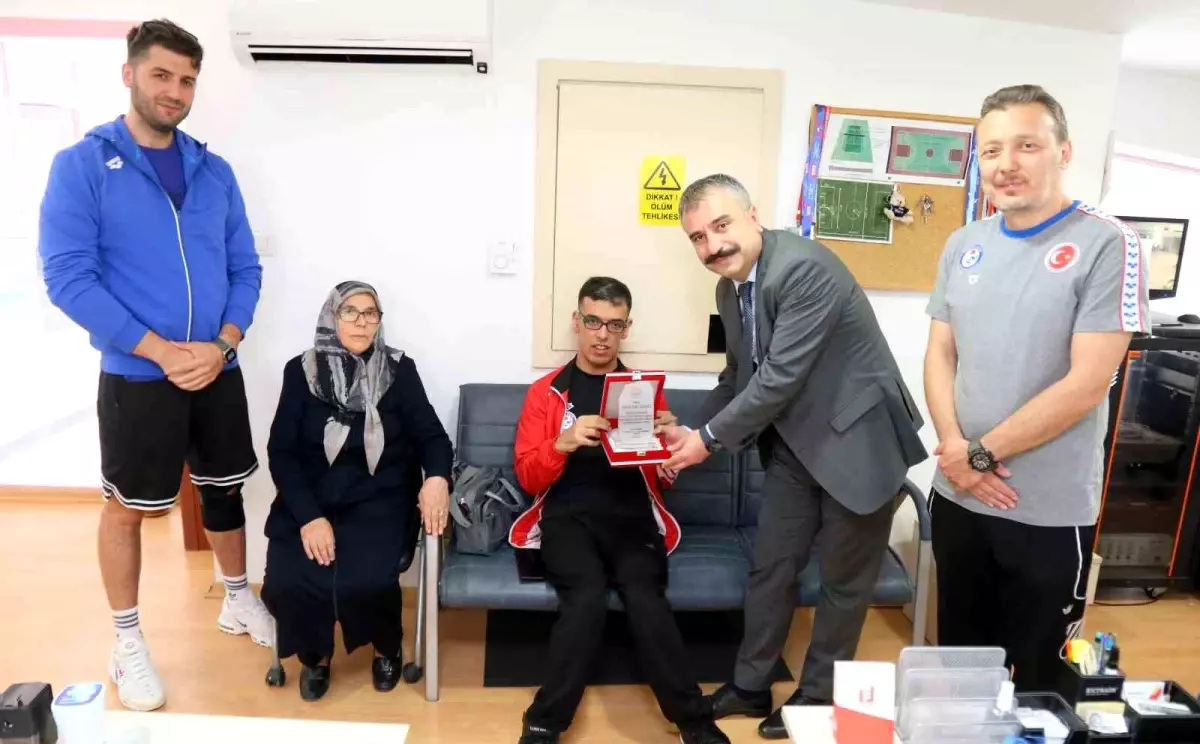 Mehmet Bakır Eğilmez: Paralimpik Yüzmede Başarı Hikayesi