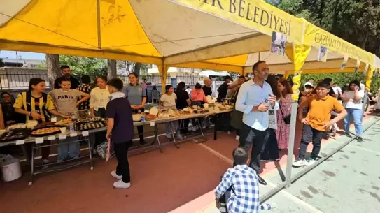 Gaziantep'te Hayır Çarşısı Yoğun İlgi Gördü
