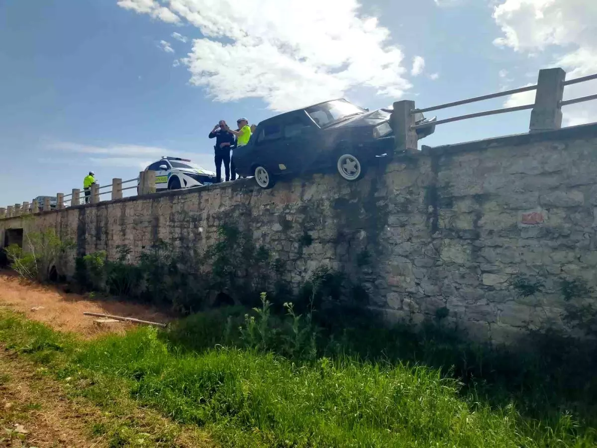 Edirne'de Köprüde Otomobil Kazası