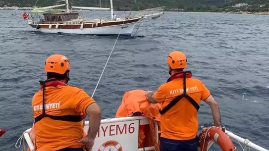 Bodrum'da Su Alan Tekne Kurtarıldı