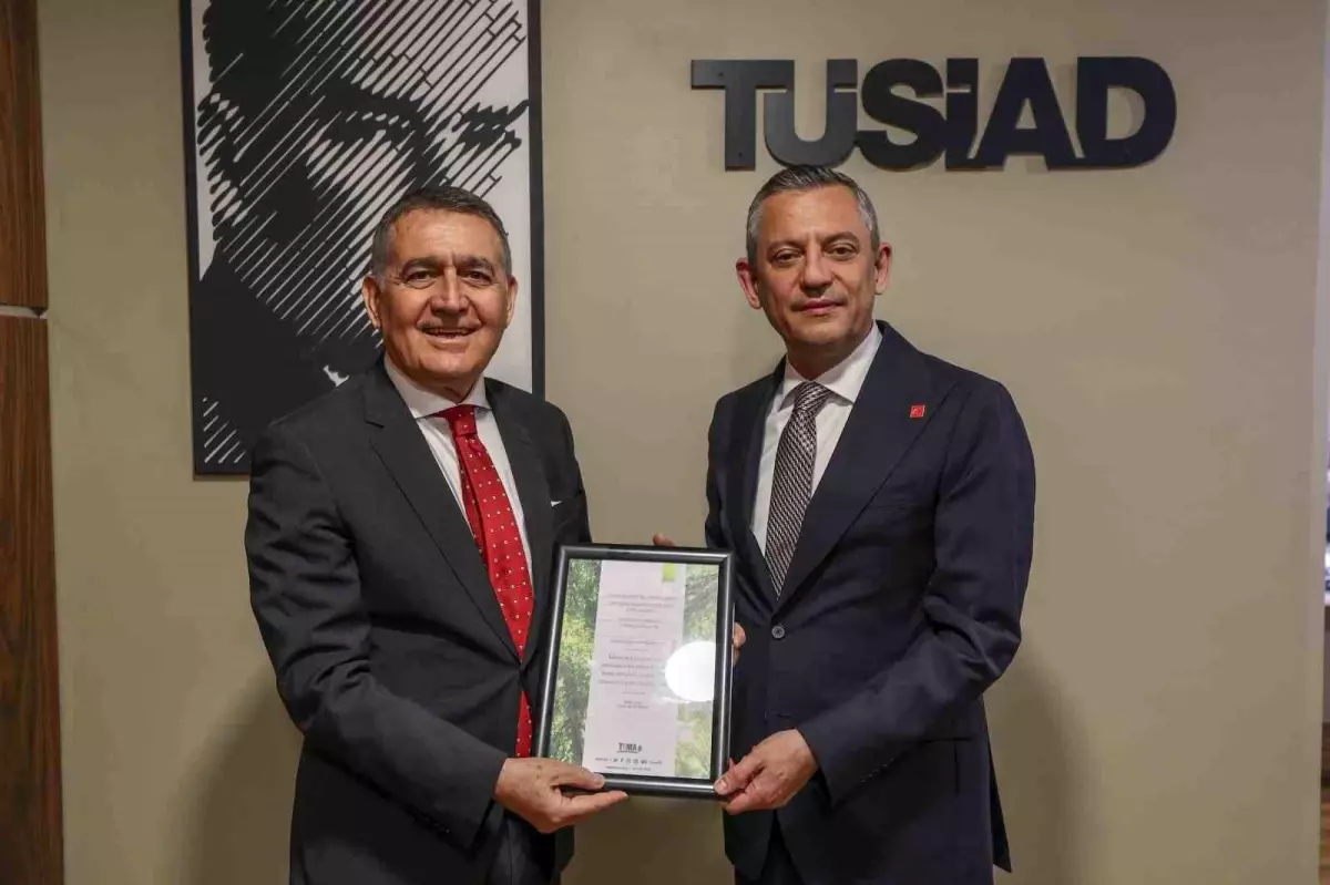 CHP Genel Başkanı Özgür Özel, TÜSİAD'ı Ziyaret Etti
