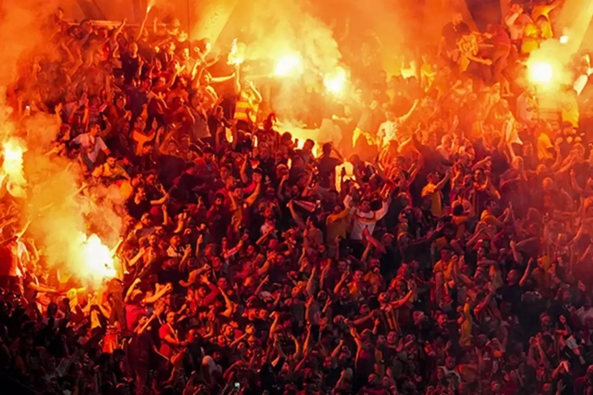 Yönetim kesenin ağzını açtı! Galatasaray sezon bitmeden bombayı patlatıyor