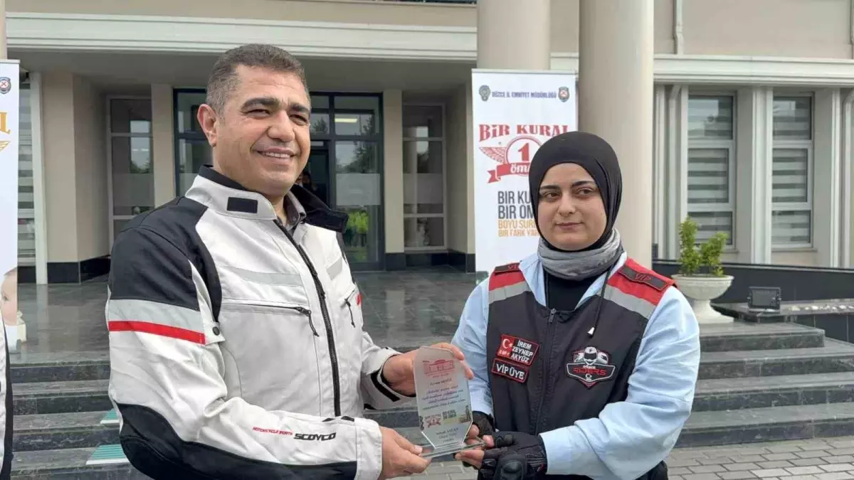 Düzce'de İhlalsiz Motosiklet Sürücüleri Ödüllendirildi