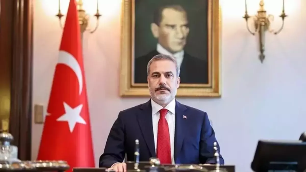 Hakan Fidan Varşova'da