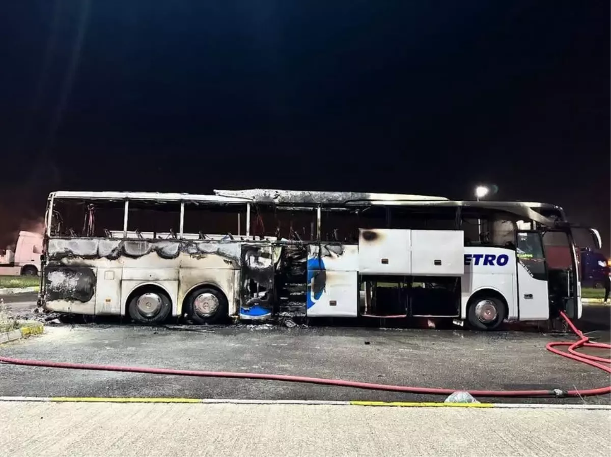 Körfez'de Otobüs Yangını