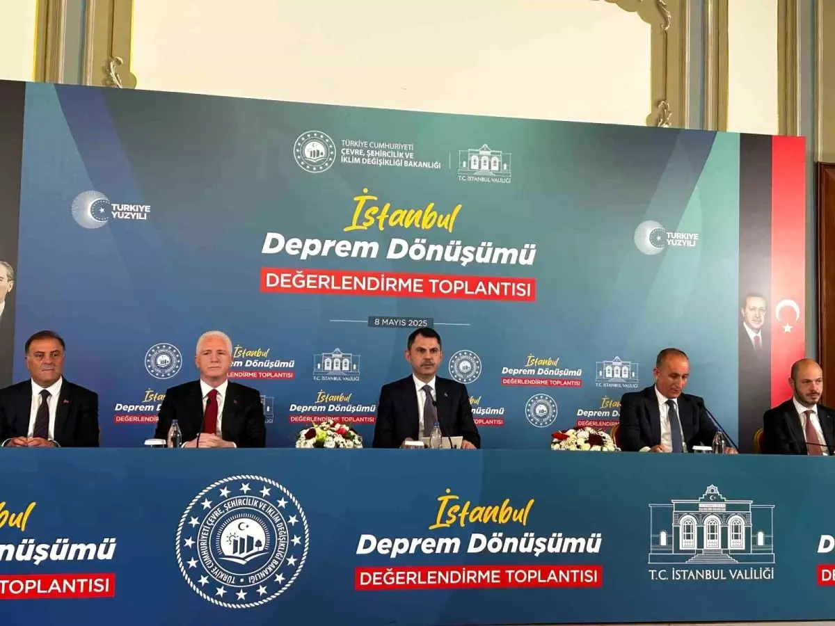 Çevre Şehircilik ve İklim Değişikliği Bakanı Kurum: "İstanbul'da acil dönüşmesi gereken 600 bin konut var"