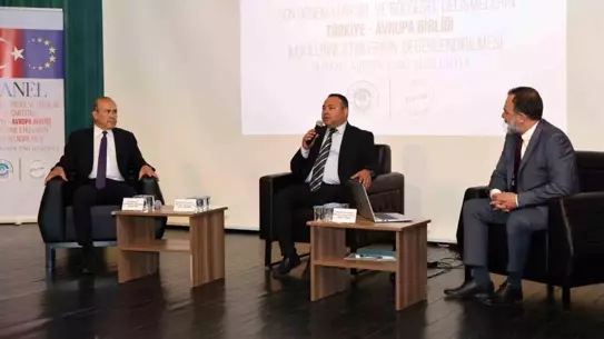 Türkiye-Avrupa Birliği İlişkileri Paneli Eskişehir'de Gerçekleştirildi