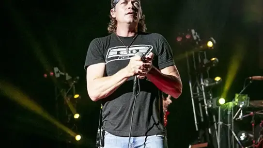 Rock dünyasından kötü haber! Brad Arnold dördüncü evre kanser