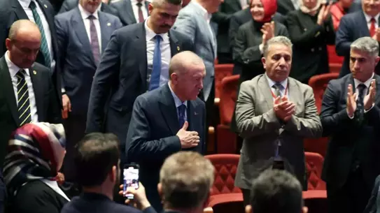 Cumhurbaşkanı Erdoğan: "İster töre, ister gelenek, ister güncel akım bahanesiyle olsun evliliğin zorlaştırılmasını asla doğru bulmuyoruz"