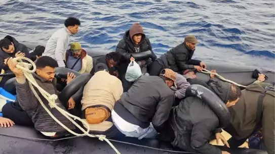 Çeşme'de Göçmenler Kurtarıldı
