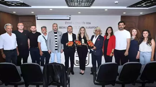 Manavgat'ta Topraksız Tarım ve Çilek Üretimi Gelişiyor