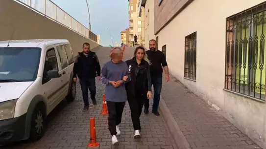 Kayseri'de kadın eşini bıçaklayarak öldürdü