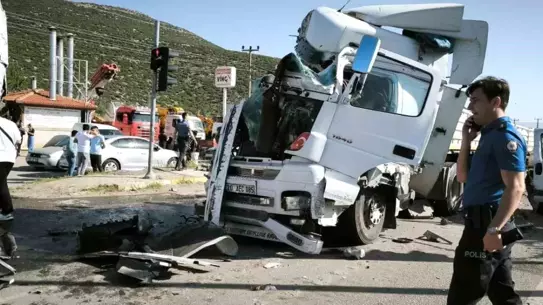 Denizli'de Trafik Kazası: 6 Yaralı
