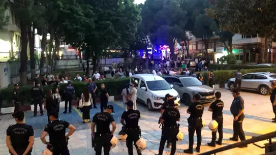 İzmir'de Cumhurbaşkanı'na hakaret içerikli duvar yazısı yazan 4 şüpheli tutuklandı