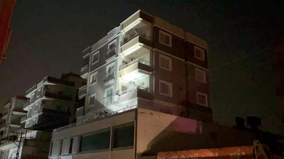 Hatay'da 14 Yaşındaki Çocuk 4. Kattan Düştü