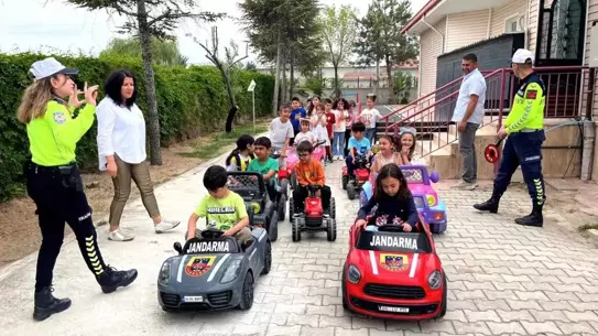 Kulu'da Anaokulu Öğrencilerine Trafik Eğitimi Verildi