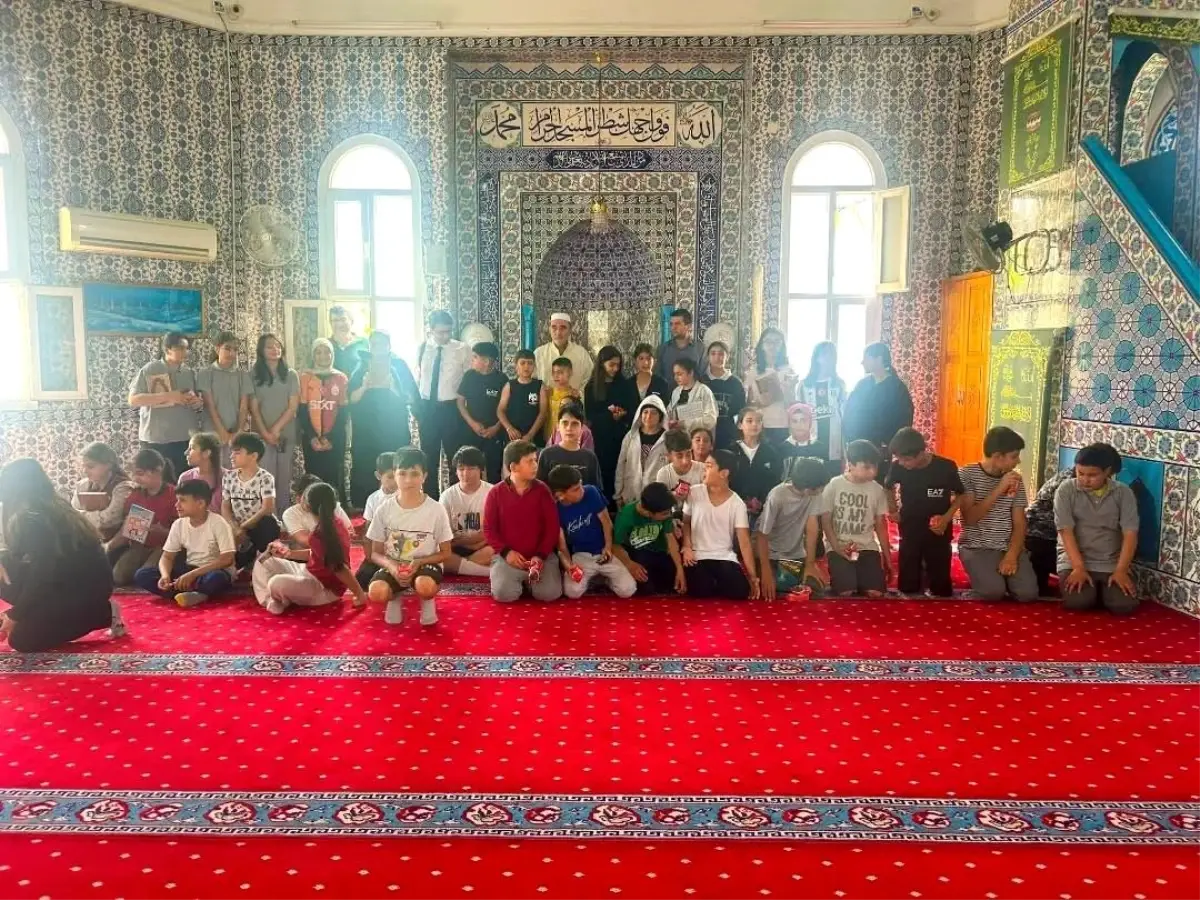 Öğrenciler Camide Buluştu