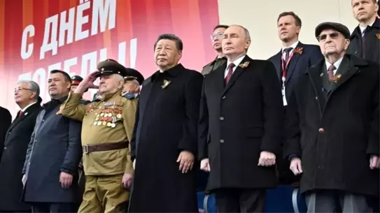 Zafer Günü Kutlaması ve Ukrayna Tansiyonu