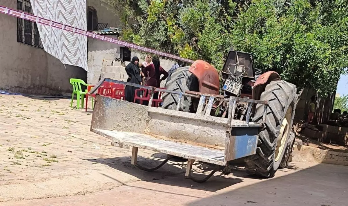 Traktörle Oynayan Çocuk Kuzenini Ezdi