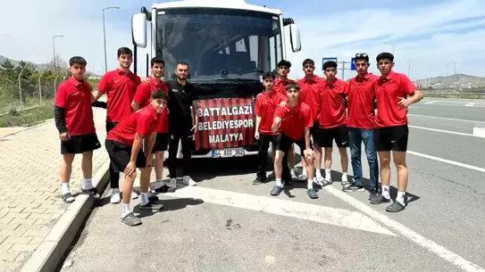 Battalgazi Belediyespor Voleybol Takımı, Türkiye Yarı Finalleri'nde Başarıya Koşuyor