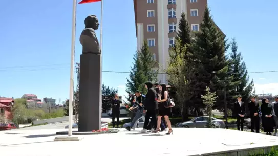 Haydar Aliyev 102. Doğum Gününde Anıldı