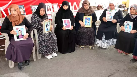 Diyarbakır Anneleri Umutla Bekliyor