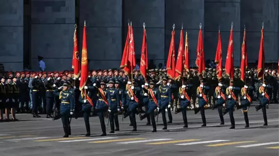 Bişkek'te Zafer Töreni