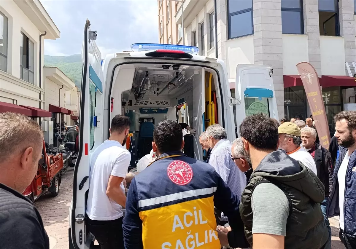 Kahvehanede Kalp Krizi Geçiren Adam Hayata Döndü