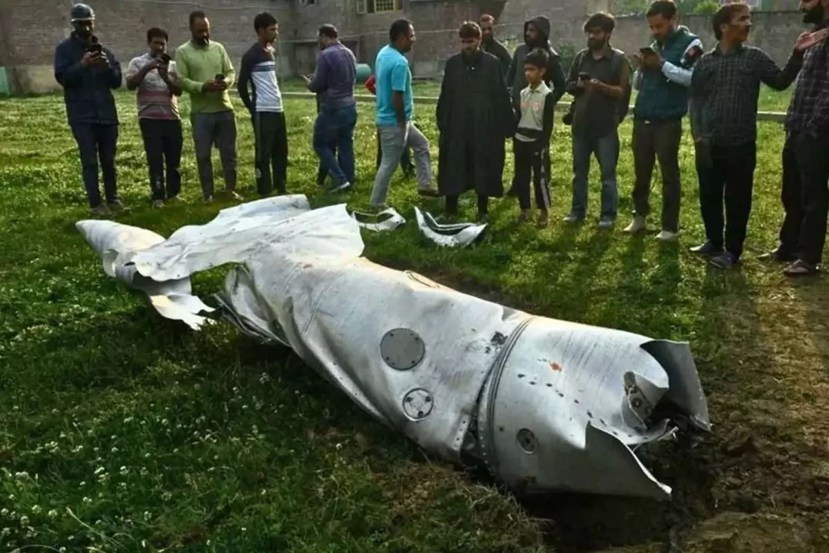 Pakistan, 77 Hindistan SİHA'sını düşürdü