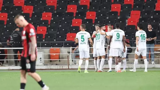 Alanyaspor'dan hayati 3 puan! Küme düşme hattı cadı kazanına döndü