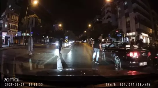 Karşıyaka'da Trafik Tartışmasında Bıçaklı Saldırı