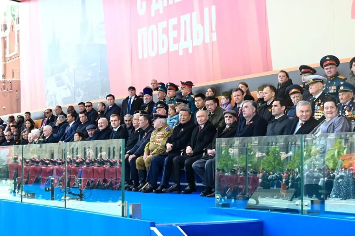 Xi Jinping Moskova'da Zafer Kutlamalarına Katıldı