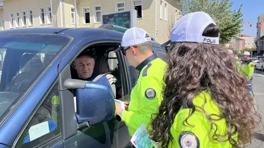 NKÜ Öğrencilerinden Vali Soytürk'e Ziyaret