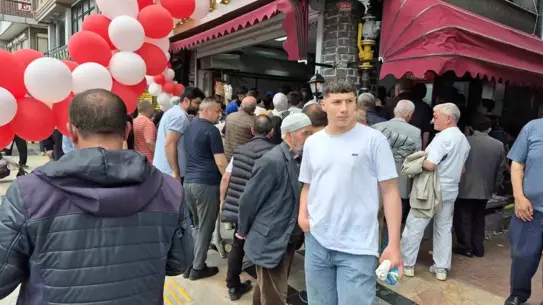 Düzce'de Döner İzdihamı: 1 TL Fırsatı