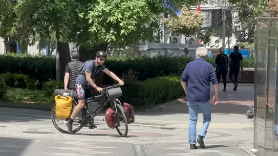 Fransız Bisiklet Tutkunu 4 Bin Km Pedal Çevirerek Yalova'ya Ulaştı