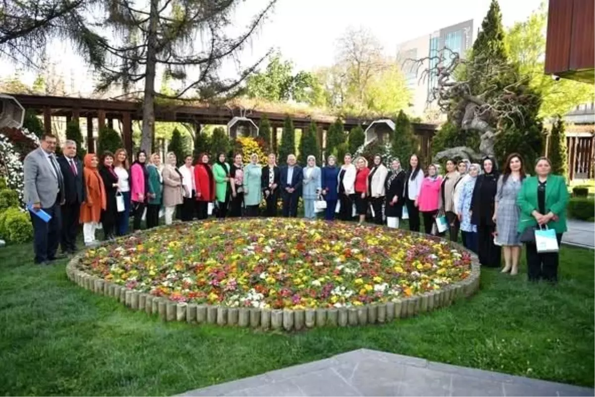 Başkan Büyükkılıç, kadın muhtarların Anneler Gününü kutladı